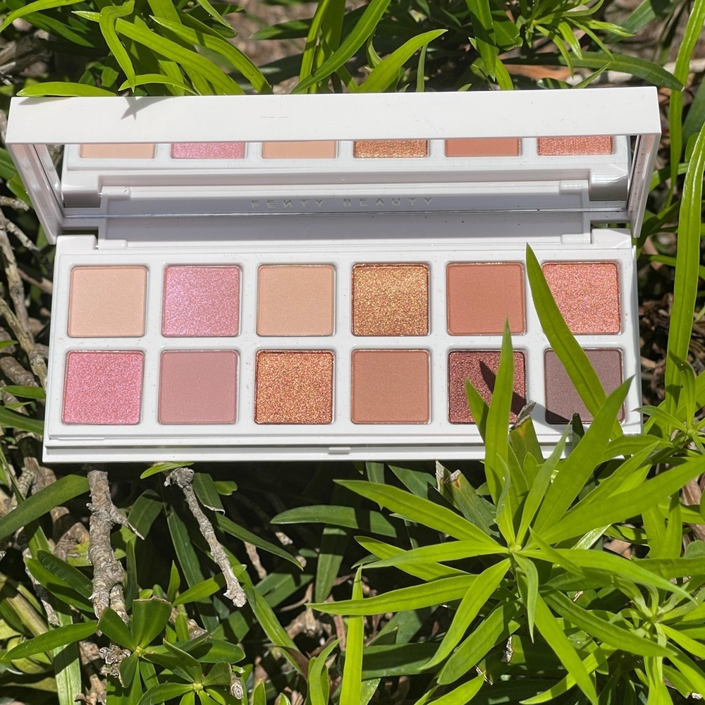 FENTY BEAUTY By Rihanna Bomb Posse Mega Mix+Match Eyeshadow Palette